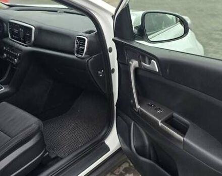 Білий Кіа Sportage, об'ємом двигуна 1.6 л та пробігом 131 тис. км за 13950 $, фото 29 на Automoto.ua
