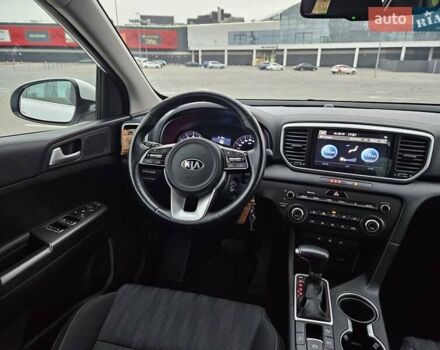 Киа Sportage 2021 в Киеве на Automoto.ua Белый Киа Sportage, объемом двигателя 1.59 л и пробегом 71 тыс. км за 19400 $, фото 11 на Automoto.ua