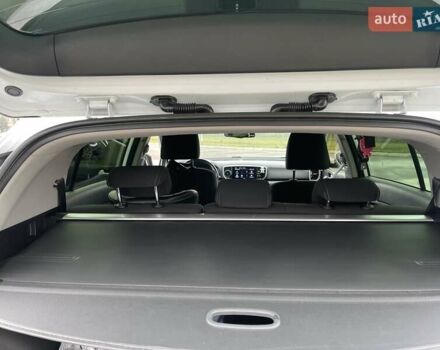 Білий Кіа Sportage, об'ємом двигуна 1.59 л та пробігом 115 тис. км за 16500 $, фото 30 на Automoto.ua