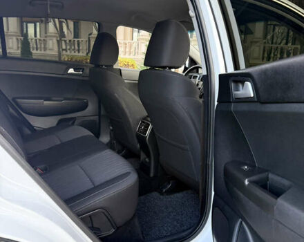 Белый Киа Sportage, объемом двигателя 1.6 л и пробегом 35 тыс. км за 20300 $, фото 33 на Automoto.ua