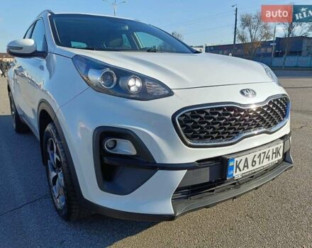 Білий Кіа Sportage, об'ємом двигуна 1.59 л та пробігом 115 тис. км за 16950 $, фото 2 на Automoto.ua