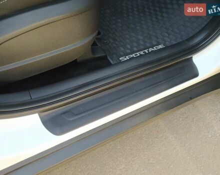 Белый Киа Sportage, объемом двигателя 1.59 л и пробегом 25 тыс. км за 21500 $, фото 33 на Automoto.ua