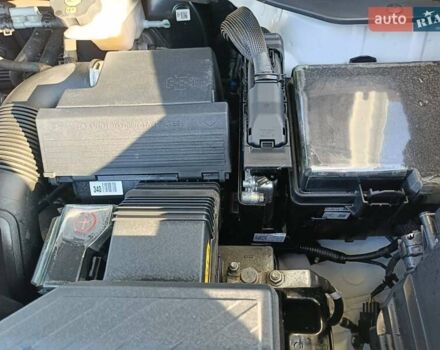 Білий Кіа Sportage, об'ємом двигуна 1.59 л та пробігом 115 тис. км за 16950 $, фото 30 на Automoto.ua