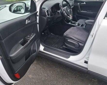 Белый Киа Sportage, объемом двигателя 1.59 л и пробегом 63 тыс. км за 19300 $, фото 12 на Automoto.ua