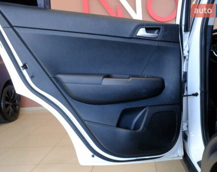 Белый Киа Sportage, объемом двигателя 1.6 л и пробегом 50 тыс. км за 17500 $, фото 28 на Automoto.ua