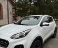 Білий Кіа Sportage, об'ємом двигуна 2 л та пробігом 103 тис. км за 23500 $, фото 3 на Automoto.ua
