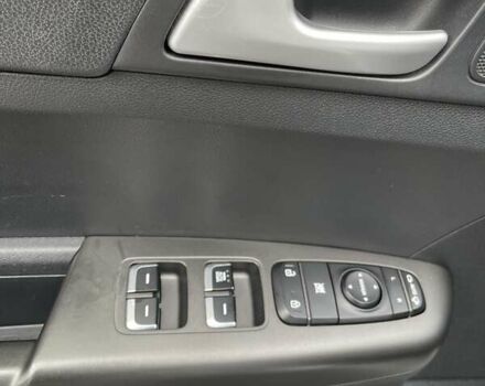 Білий Кіа Sportage, об'ємом двигуна 1.59 л та пробігом 115 тис. км за 16500 $, фото 25 на Automoto.ua