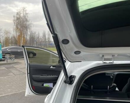 Білий Кіа Sportage, об'ємом двигуна 1.59 л та пробігом 115 тис. км за 16500 $, фото 32 на Automoto.ua