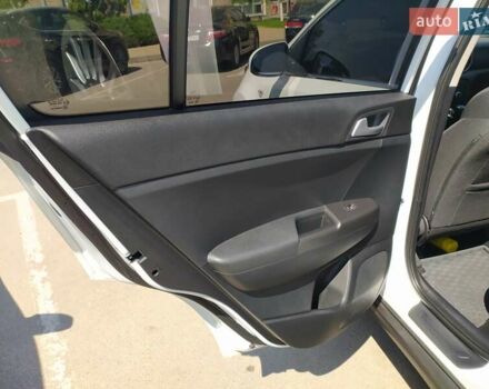 Белый Киа Sportage, объемом двигателя 1.59 л и пробегом 25 тыс. км за 21500 $, фото 22 на Automoto.ua