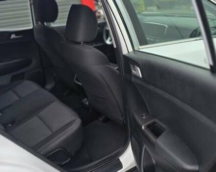 Білий Кіа Sportage, об'ємом двигуна 1.6 л та пробігом 131 тис. км за 13950 $, фото 24 на Automoto.ua