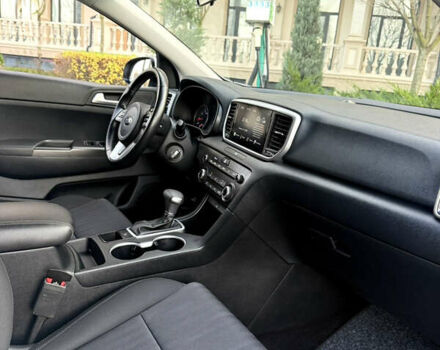 Белый Киа Sportage, объемом двигателя 1.6 л и пробегом 35 тыс. км за 20300 $, фото 24 на Automoto.ua