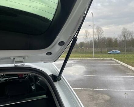 Білий Кіа Sportage, об'ємом двигуна 1.59 л та пробігом 115 тис. км за 16500 $, фото 28 на Automoto.ua