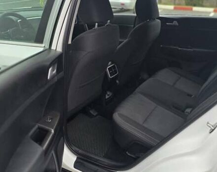 Білий Кіа Sportage, об'ємом двигуна 1.6 л та пробігом 131 тис. км за 13950 $, фото 20 на Automoto.ua