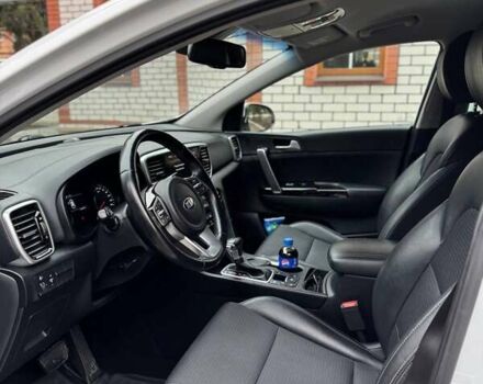 Білий Кіа Sportage, об'ємом двигуна 2 л та пробігом 103 тис. км за 23500 $, фото 12 на Automoto.ua