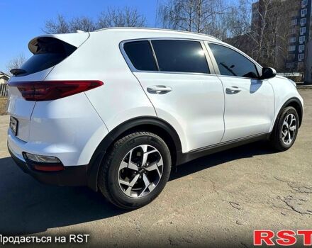 Белый Киа Sportage, объемом двигателя 1.6 л и пробегом 56 тыс. км за 20100 $, фото 2 на Automoto.ua