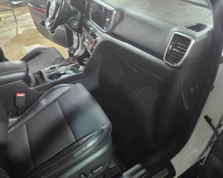 Белый Киа Sportage, объемом двигателя 2 л и пробегом 101 тыс. км за 26500 $, фото 6 на Automoto.ua