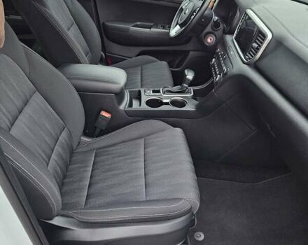 Киа Sportage 2021 в Киеве на Automoto.ua Белый Киа Sportage, объемом двигателя 1.59 л и пробегом 71 тыс. км за 19400 $, фото 14 на Automoto.ua