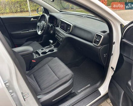 Киа Sportage 2021 в Одессе на Automoto.ua Белый Киа Sportage, объемом двигателя 1.59 л и пробегом 51 тыс. км за 19900 $, фото 16 на Automoto.ua