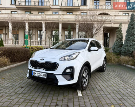 Белый Киа Sportage, объемом двигателя 1.6 л и пробегом 35 тыс. км за 20300 $, фото 2 на Automoto.ua