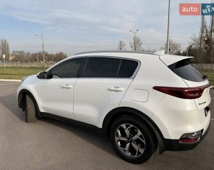 Білий Кіа Sportage, об'ємом двигуна 1.59 л та пробігом 115 тис. км за 16500 $, фото 3 на Automoto.ua