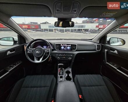 Киа Sportage 2021 в Киеве на Automoto.ua Белый Киа Sportage, объемом двигателя 1.59 л и пробегом 71 тыс. км за 19400 $, фото 13 на Automoto.ua