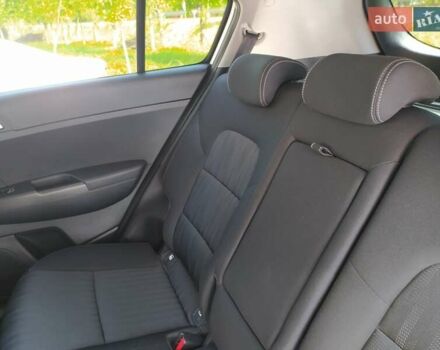 Белый Киа Sportage, объемом двигателя 1.59 л и пробегом 25 тыс. км за 21500 $, фото 25 на Automoto.ua
