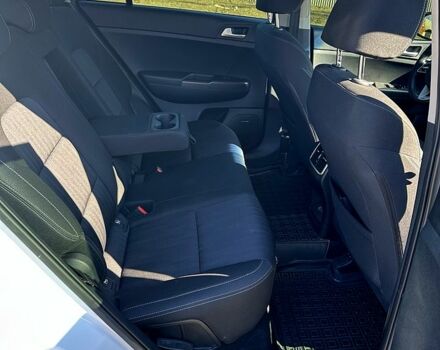 Белый Киа Sportage, объемом двигателя 1.6 л и пробегом 56 тыс. км за 20100 $, фото 7 на Automoto.ua