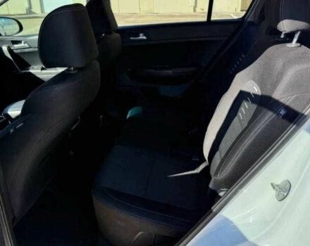 Белый Киа Sportage, объемом двигателя 2.4 л и пробегом 34 тыс. км за 4300 $, фото 7 на Automoto.ua