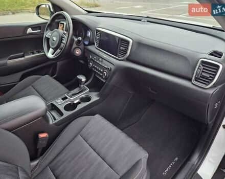 Киа Sportage 2021 в Киеве на Automoto.ua Белый Киа Sportage, объемом двигателя 1.59 л и пробегом 71 тыс. км за 19400 $, фото 15 на Automoto.ua