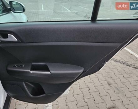 Киа Sportage 2021 в Киеве на Automoto.ua Белый Киа Sportage, объемом двигателя 1.59 л и пробегом 71 тыс. км за 19400 $, фото 18 на Automoto.ua
