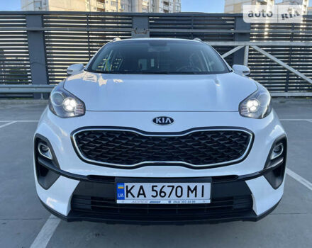 Білий Кіа Sportage, об'ємом двигуна 1.59 л та пробігом 30 тис. км за 21900 $, фото 2 на Automoto.ua