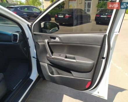 Белый Киа Sportage, объемом двигателя 1.59 л и пробегом 25 тыс. км за 21500 $, фото 26 на Automoto.ua