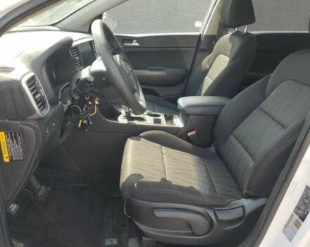 Белый Киа Sportage, объемом двигателя 2.4 л и пробегом 61 тыс. км за 4600 $, фото 8 на Automoto.ua