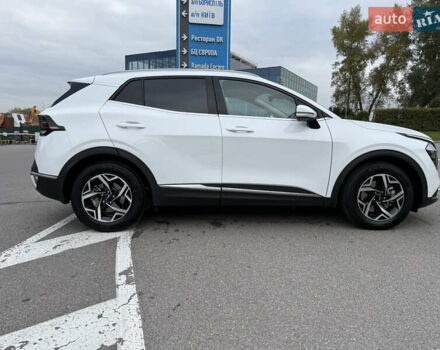 Киа Sportage 2023 в Киеве на Automoto.ua Белый Киа Sportage, объемом двигателя 2 л и пробегом 27 тыс. км за 27950 $, фото 13 на Automoto.ua