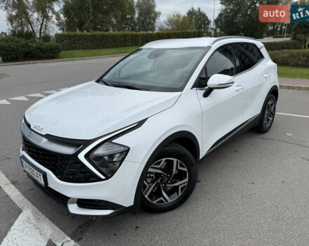Киа Sportage 2023 в Киеве на Automoto.ua Белый Киа Sportage, объемом двигателя 2 л и пробегом 27 тыс. км за 27950 $, фото 4 на Automoto.ua