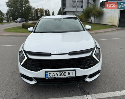 Киа Sportage 2023 в Киеве на Automoto.ua Белый Киа Sportage, объемом двигателя 2 л и пробегом 27 тыс. км за 27950 $, фото 2 на Automoto.ua