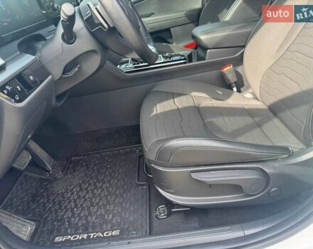 Киа Sportage 2023 в Киеве на Automoto.ua Белый Киа Sportage, объемом двигателя 1.6 л и пробегом 11 тыс. км за 26999 $, фото 12 на Automoto.ua