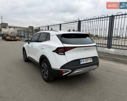 Киа Sportage 2023 в Киеве на Automoto.ua Белый Киа Sportage, объемом двигателя 1.6 л и пробегом 11 тыс. км за 26999 $, фото 3 на Automoto.ua
