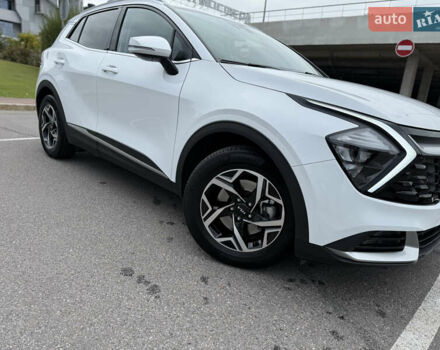 Киа Sportage 2023 в Киеве на Automoto.ua Белый Киа Sportage, объемом двигателя 2 л и пробегом 27 тыс. км за 27950 $, фото 7 на Automoto.ua