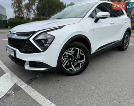 Киа Sportage 2023 в Киеве на Automoto.ua Белый Киа Sportage, объемом двигателя 2 л и пробегом 27 тыс. км за 27950 $, фото 3 на Automoto.ua