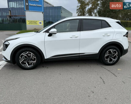 Киа Sportage 2023 в Киеве на Automoto.ua Белый Киа Sportage, объемом двигателя 2 л и пробегом 27 тыс. км за 27950 $, фото 5 на Automoto.ua