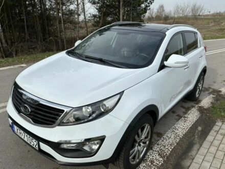 Білий Кіа Sportage, об'ємом двигуна 2 л та пробігом 216 тис. км за 8000 $, фото 1 на Automoto.ua