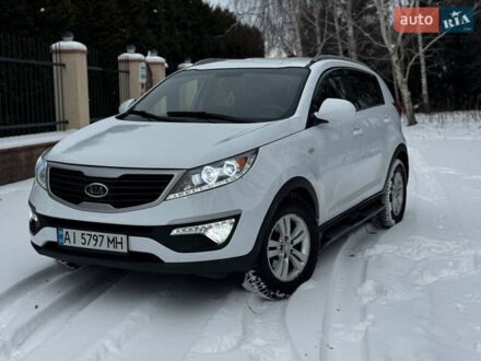 Белый Киа Sportage, объемом двигателя 2 л и пробегом 230 тыс. км за 11000 $, фото 1 на Automoto.ua