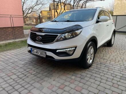 Белый Киа Sportage, объемом двигателя 1.7 л и пробегом 204 тыс. км за 12500 $, фото 1 на Automoto.ua