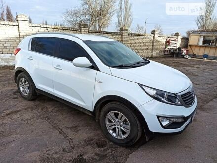 Киа Sportage 2012 в Херсоне на Automoto.ua Белый Киа Sportage, объемом двигателя 1.7 л и пробегом 130 тыс. км за 13200 $, фото 1 на Automoto.ua