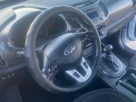 Белый Киа Sportage, объемом двигателя 2 л и пробегом 220 тыс. км за 14000 $, фото 1 на Automoto.ua