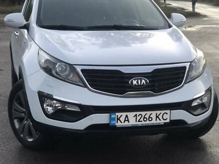 Киа Sportage 2013 в Киеве на Automoto.ua Белый Киа Sportage, объемом двигателя 2 л и пробегом 201 тыс. км за 13200 $, фото 1 на Automoto.ua