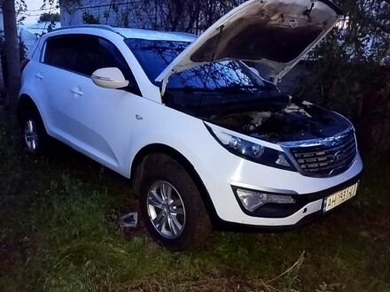 Кіа Sportage 2013 у Славянске на Automoto.ua Білий Кіа Sportage, об'ємом двигуна 1.7 л та пробігом 198 тис. км за 8500 $, фото 1 на Automoto.ua