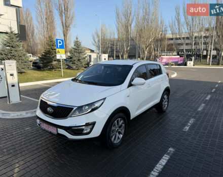 Белый Киа Sportage, объемом двигателя 2 л и пробегом 142 тыс. км за 13350 $, фото 1 на Automoto.ua