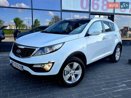 Киа Sportage 2013 в Ивано-Франковске на Automoto.ua Белый Киа Sportage, объемом двигателя 1.7 л и пробегом 197 тыс. км за 12950 $, фото 1 на Automoto.ua